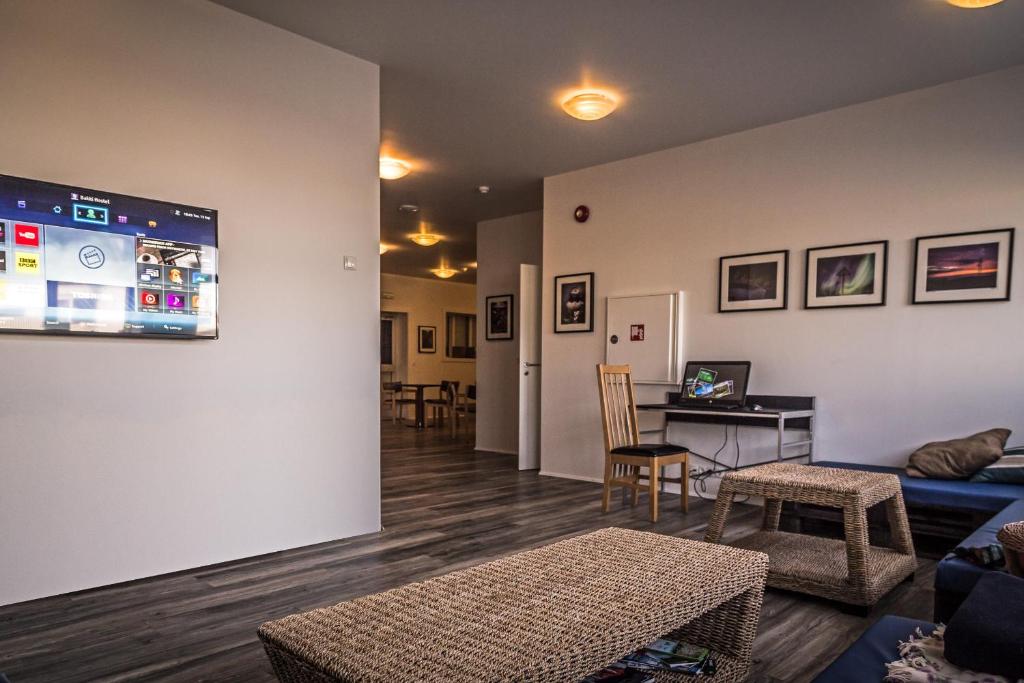 Shared lounge/TV area