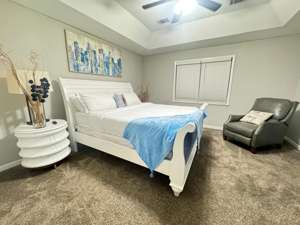 Cottage Getaway in Martinez Charming 3-Bedroom Retreat with WiFi and AC, Perfect for Your Next Stay, Martinez