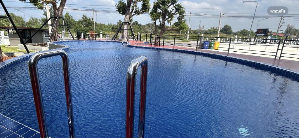 สระว่ายน้ำ