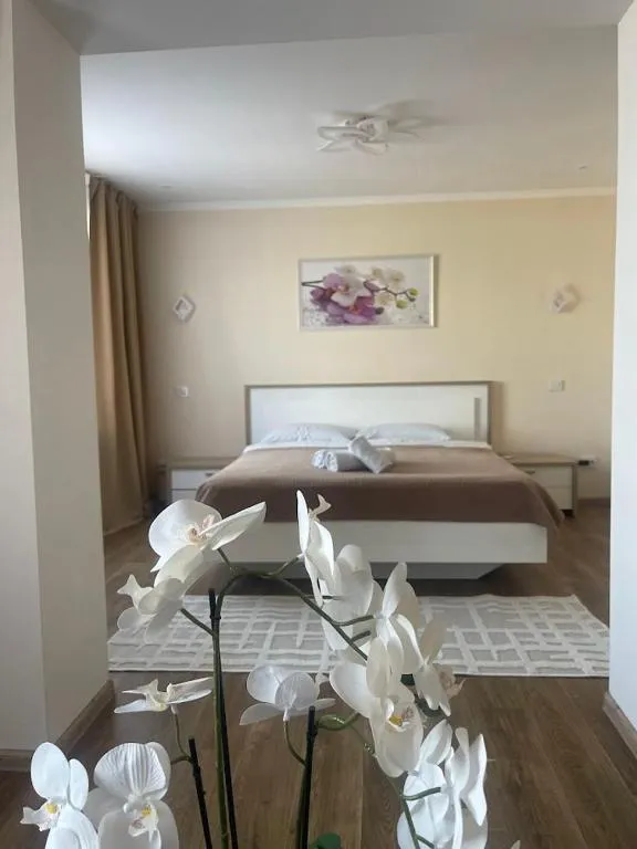 Hotel Elegia, Hotel in Trostyanets