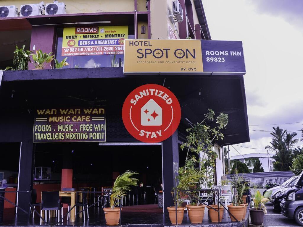 SPOT ON 89823 Rooms Inn, Kučing