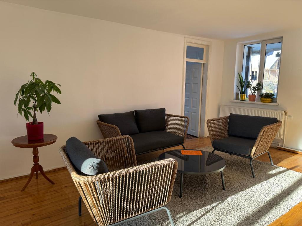 Kantora19, Achalciche