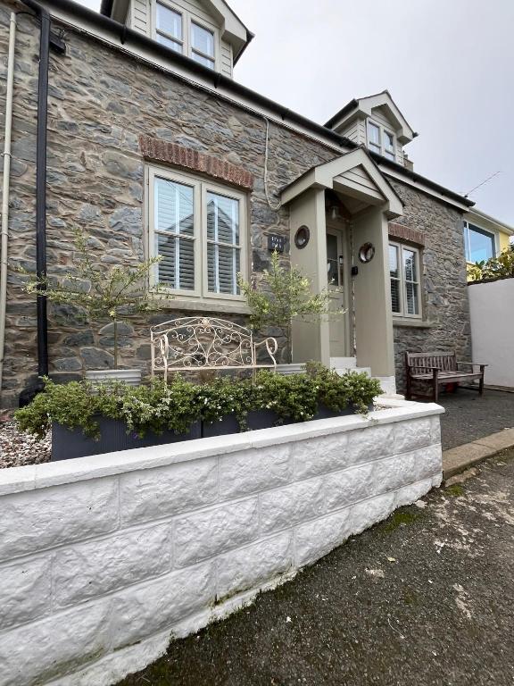 Efail Fach, New Quay