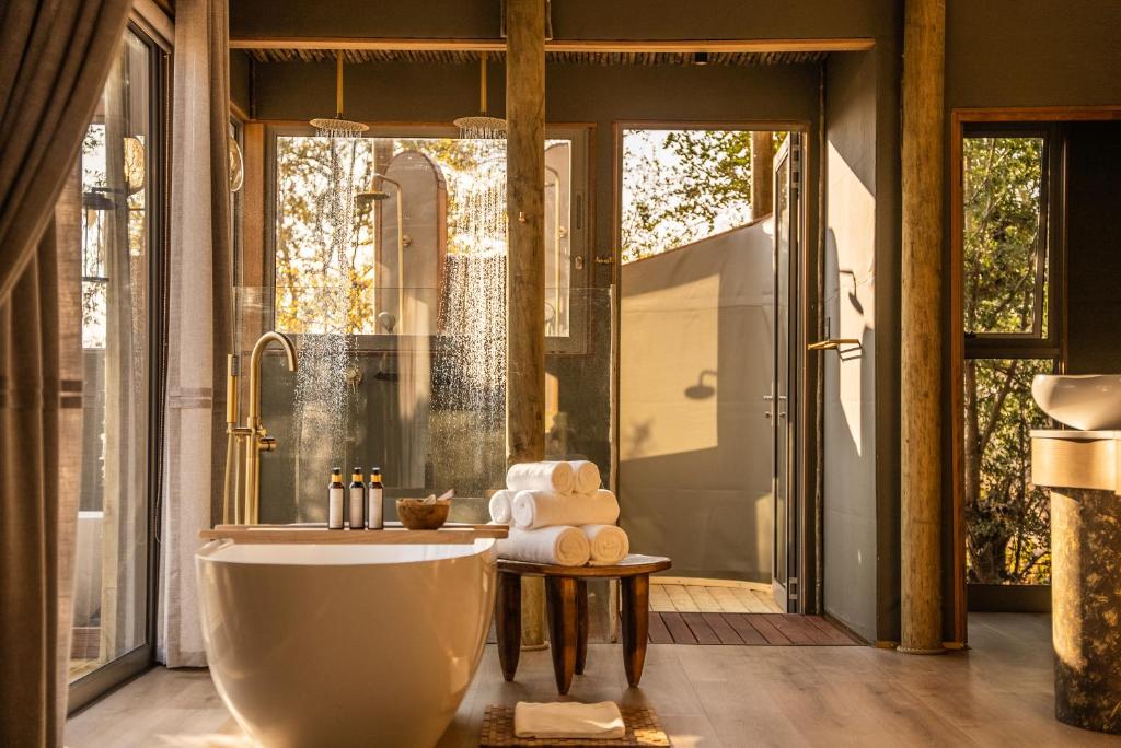 Victoria Falls River Lodge 9