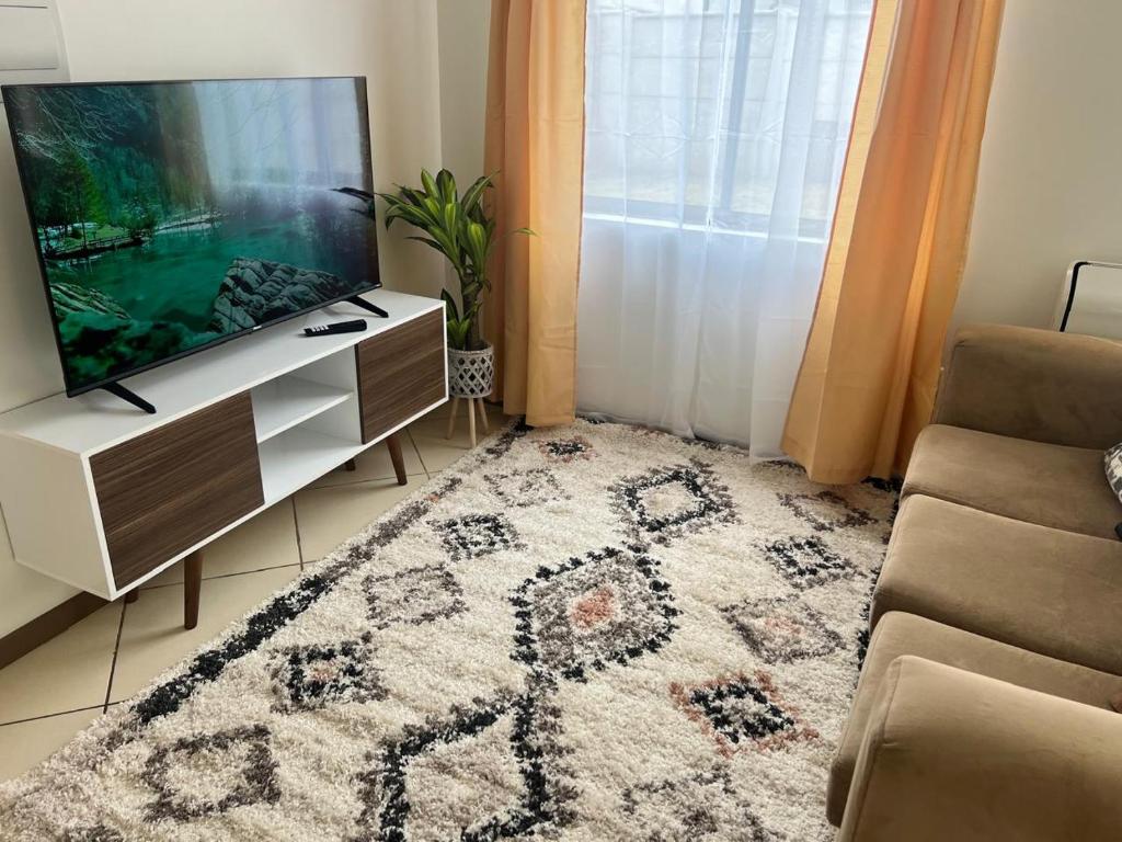 Cómoda Casa 4 DORMITORIOS 2 BAÑOS sector Oriente - 1