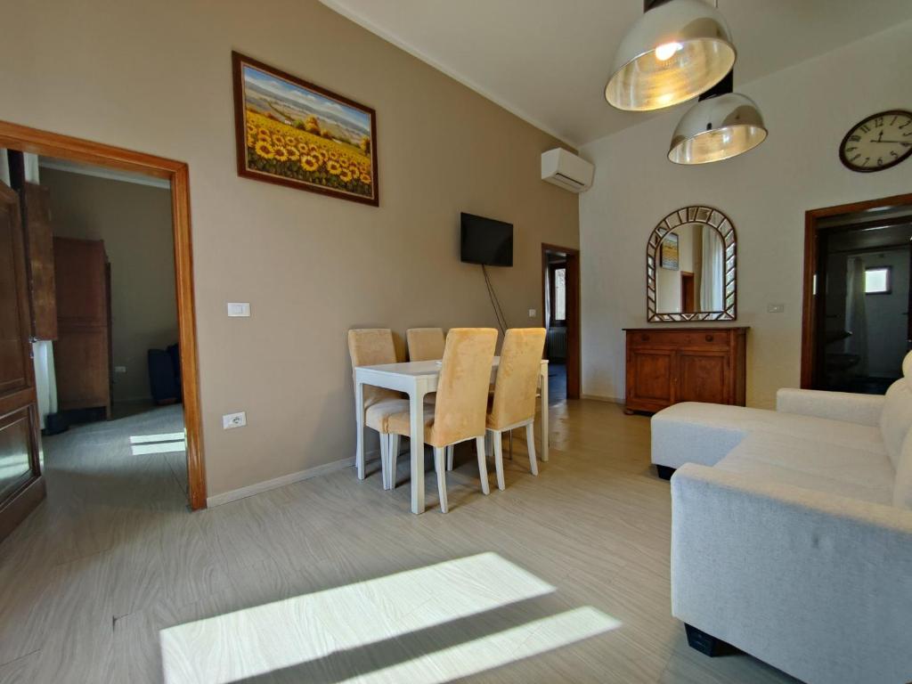 Large Family Flat - Tram to Center - 5