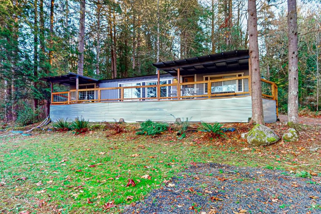 WatersView Tree House, Shelton