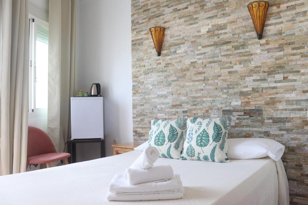 Hostal La Paloma II - 2