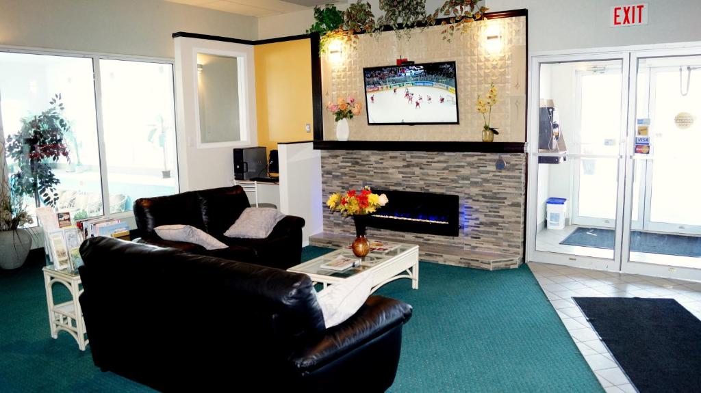 Bay Hill Inns & Suites photo