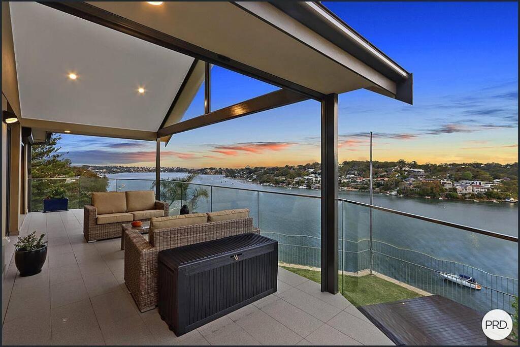 Tranquil Riverfront Oasis, Oatley