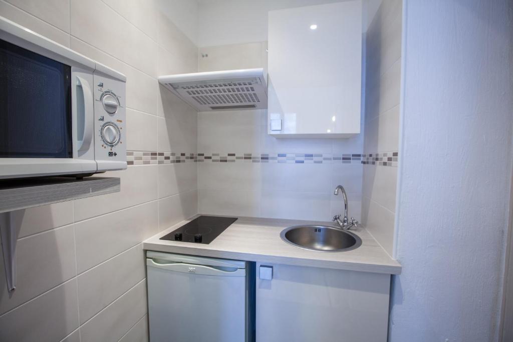 Kitchen, Appartements Foch in Cannes