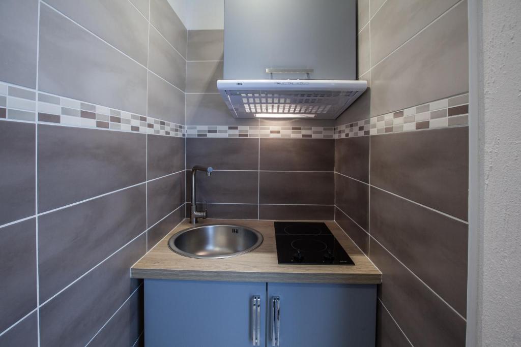 Kitchen, Appartements Foch in Cannes