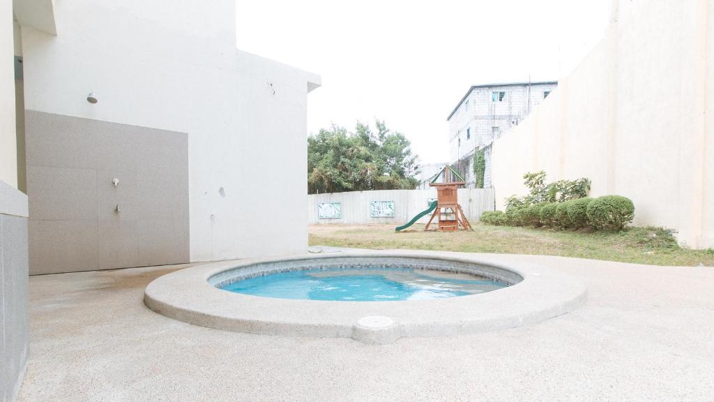 スイミングプール