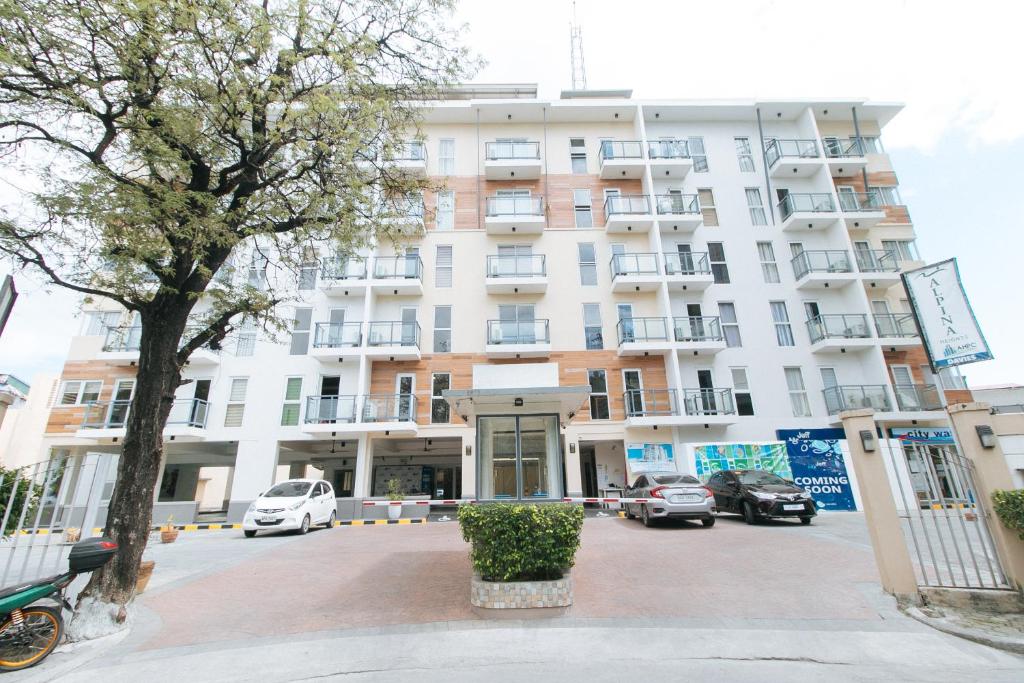 レッドドアーズ プラス アット アルピナ ハイツ パラニャーケ (RedDoorz Plus @ Alpina Heights Paranaque) 外観