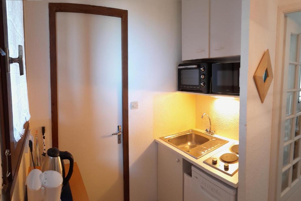 Appartement Saint Pierre la Mer 6 personnes, vue sur la mer, piscine, parking, tennis M330 - 2