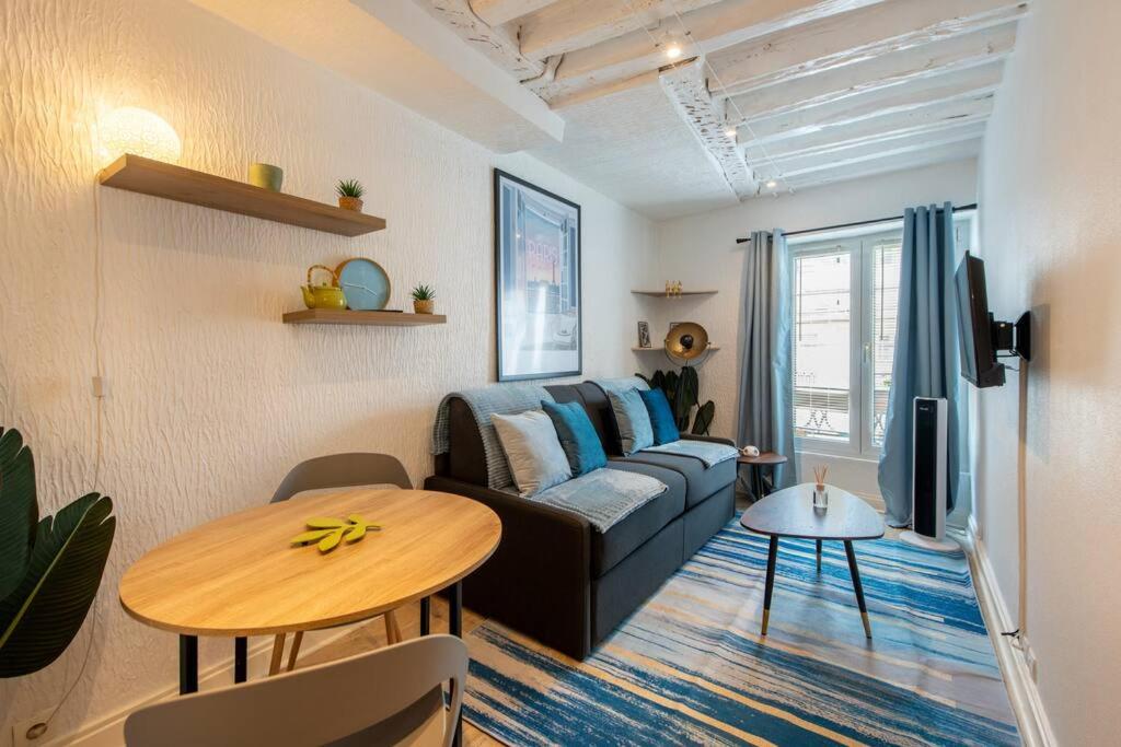 Beautiful studio on the most prestigious street Saint-Honore - Near Louvre, amazing location! - 1