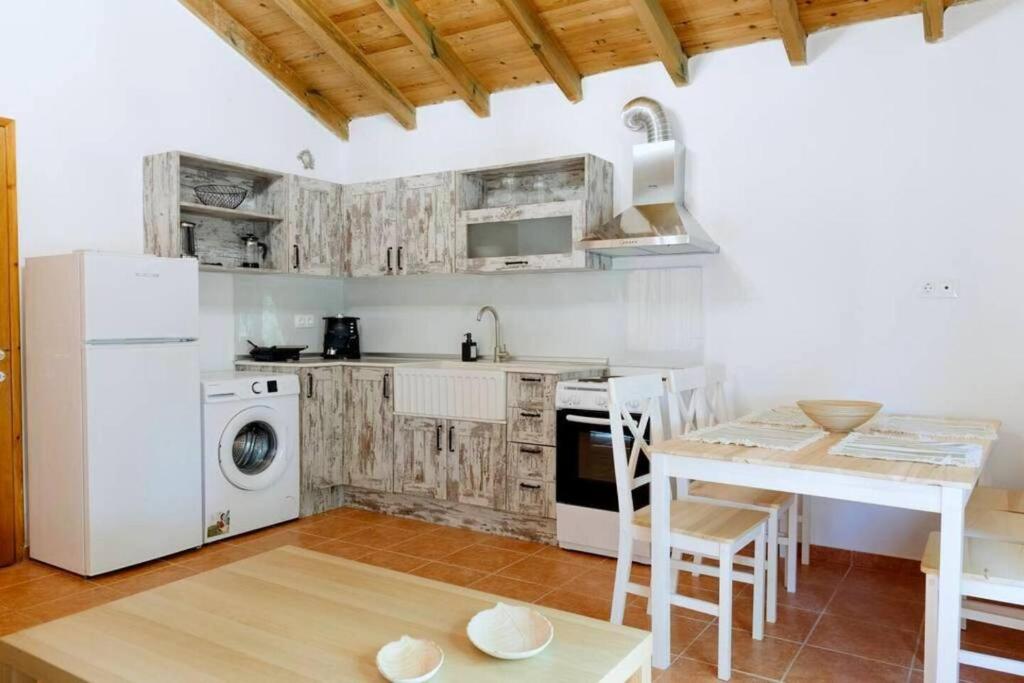 Solace Homie, Samothraké