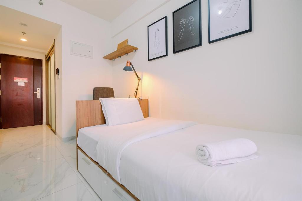 Good and Homey Studio at Sky House BSD Apartment By Travelio, Tangerang
