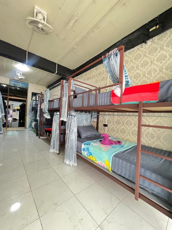 BT @ Haadrin, Haad Rin