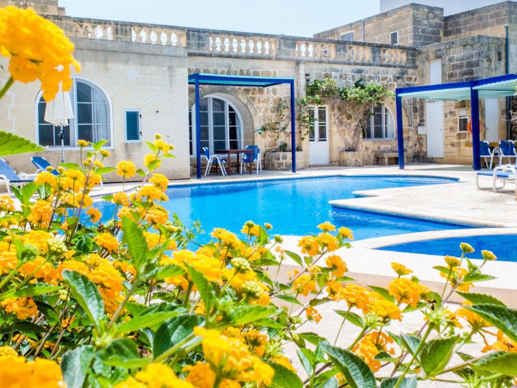 Nuffara - a charming traditional Farmhouse with a large pool, Xagħra