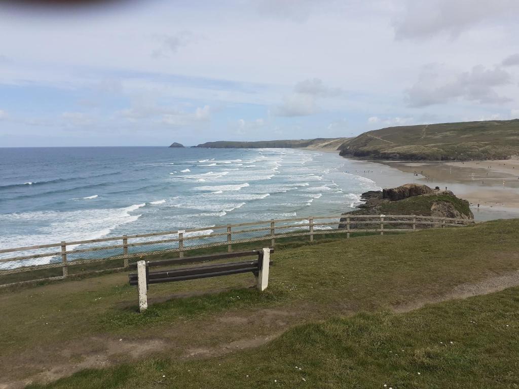 Perranporth 2-Bedroom Caravan with TV & Gas Fire photo 8