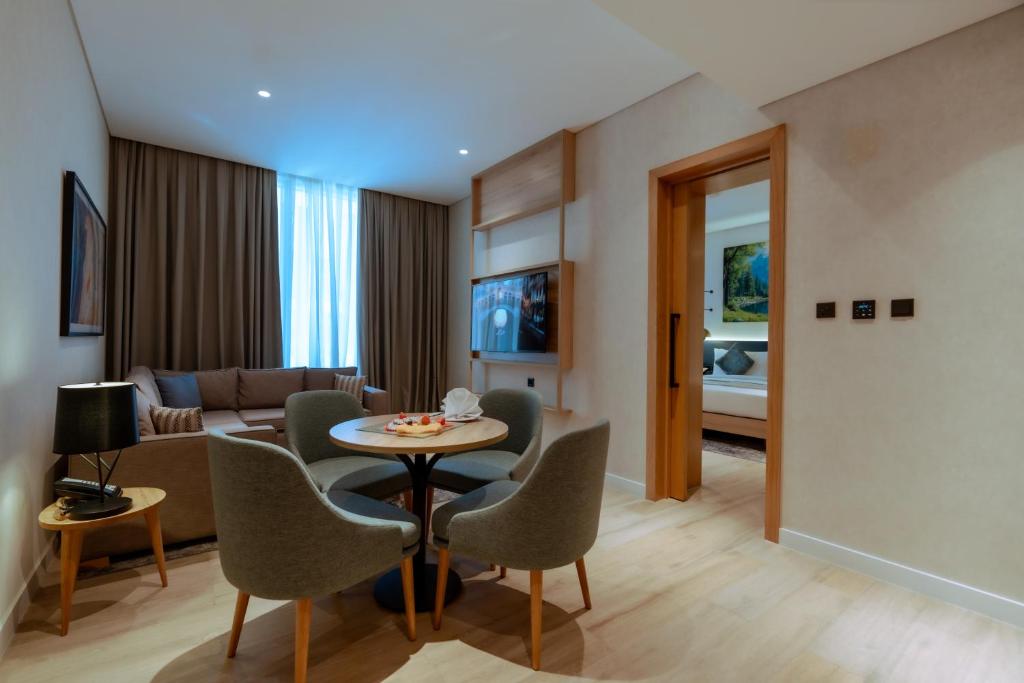 Facilities, West Walk Retaj Hotel in Doha