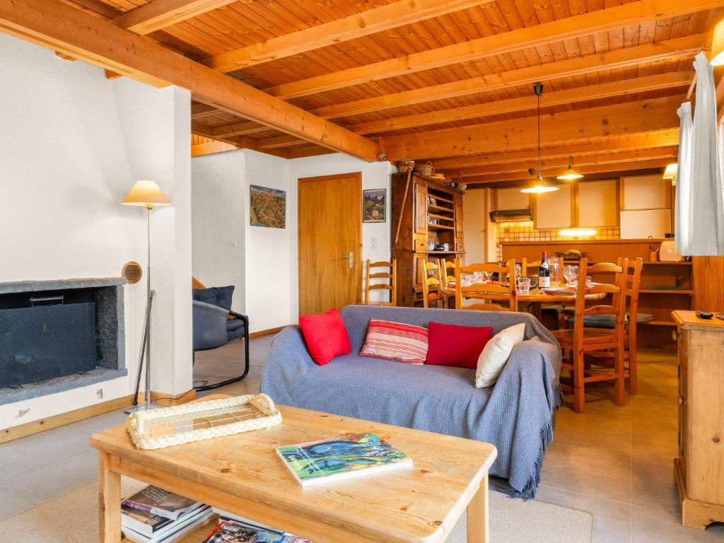 Chalet Chalet Seravalle by Interhome - 2