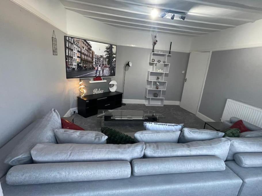 Tripple Bs Apartments, South Norwood