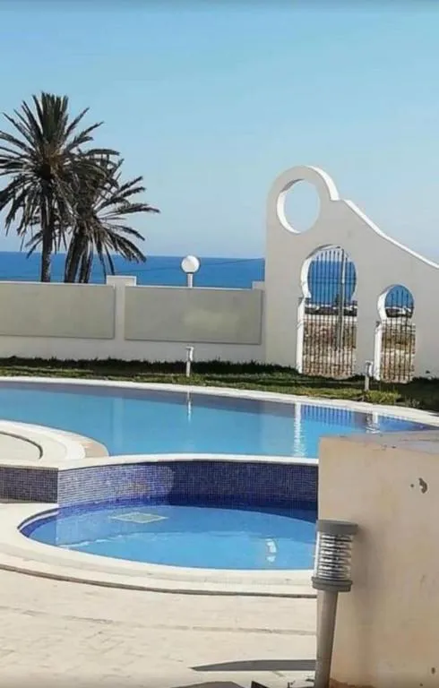 Hegla diamant naima, hotell sihtkohas Harqalah
