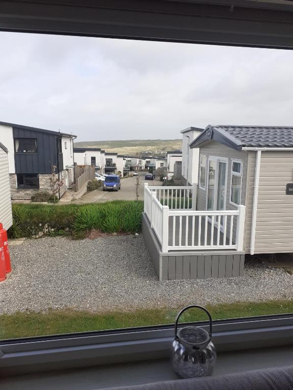 Perranporth 2-Bedroom Caravan with TV & Gas Fire photo 6