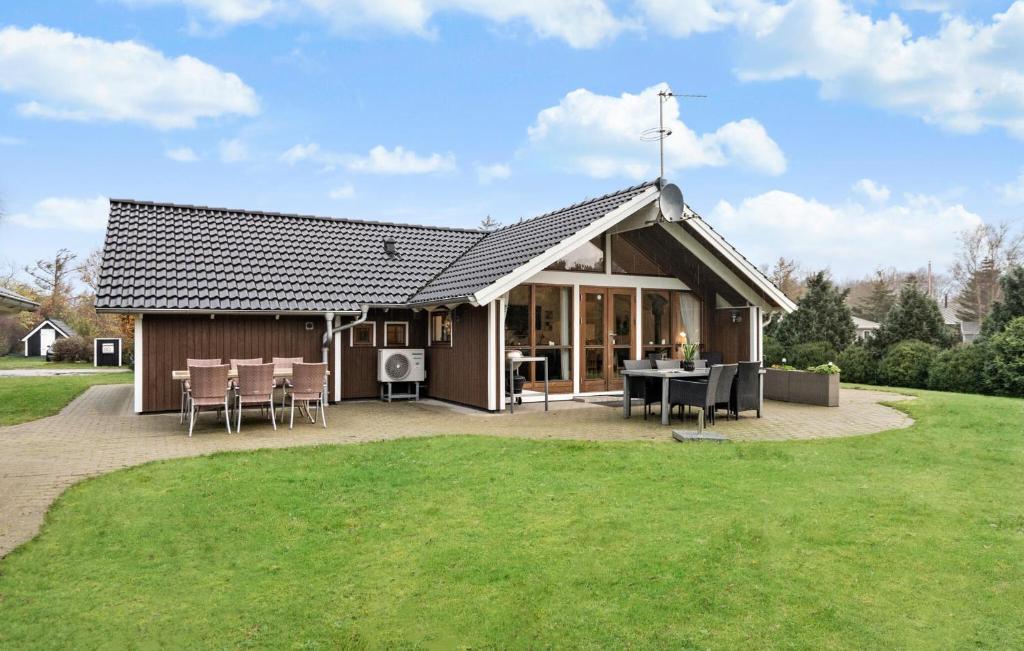 Awesome Home In Ulfborg With Kitchen, Ulfborg