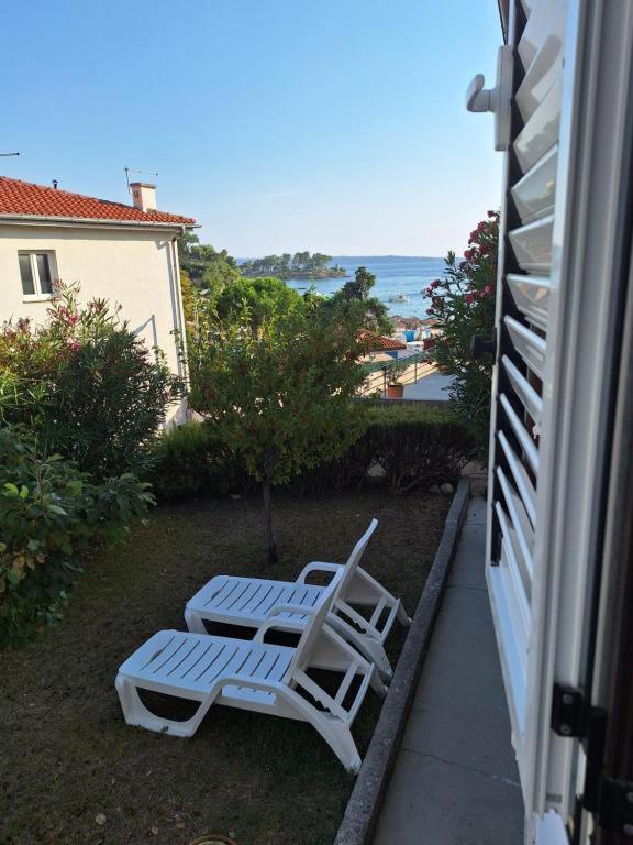 Apartment in Banjol with sea view, terrace, air conditioning, Wi-Fi (3803-1), Banjol
