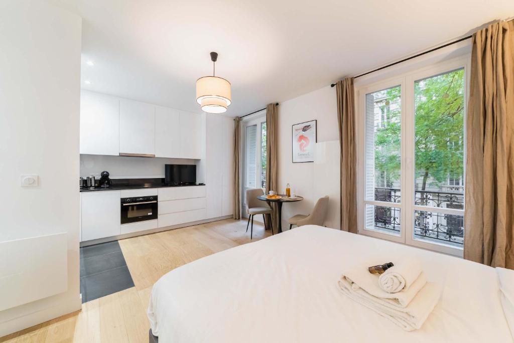 Studio refait a neuf montmartre - paris 18 - 2P - 2