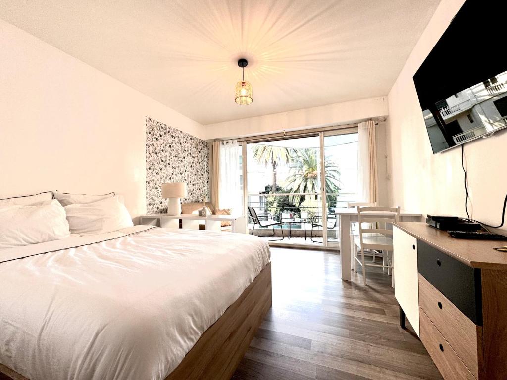 30m2 vue mer terrasse à 1min des plages, Juan-les-Pins