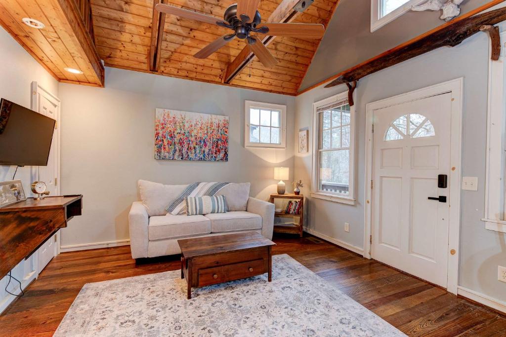 Charming Guest House at Sapphire Retreat, Sapphire