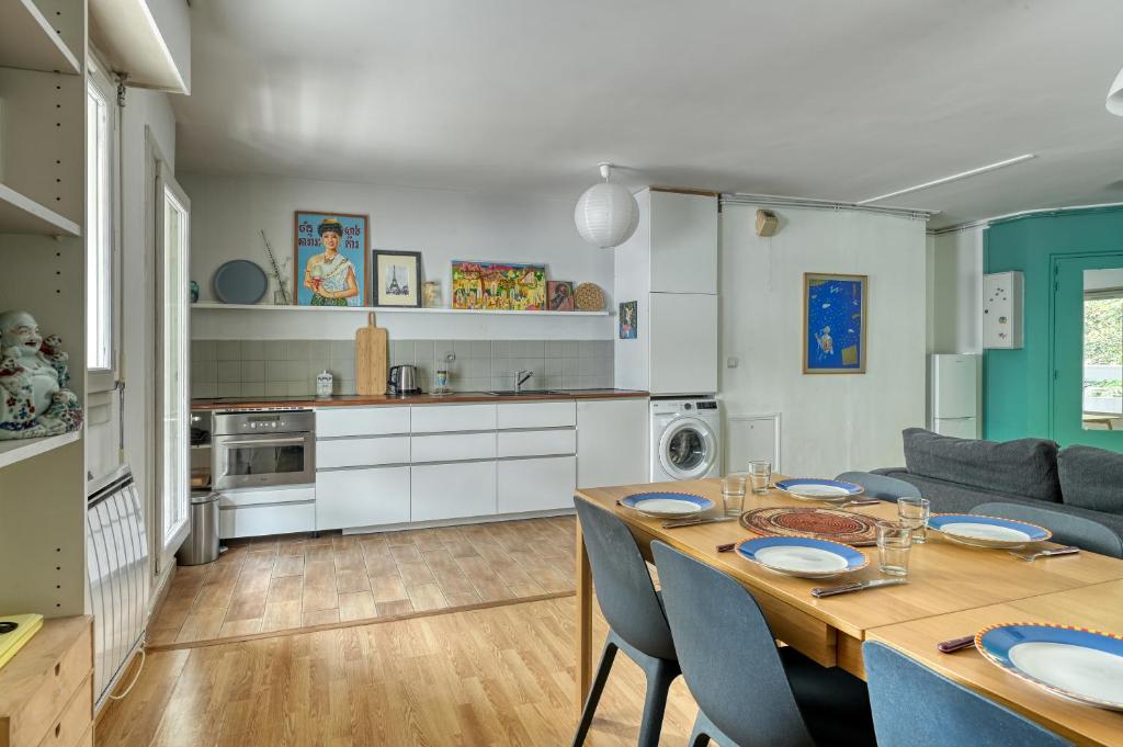 3 bedroom apartment with balconies - 3