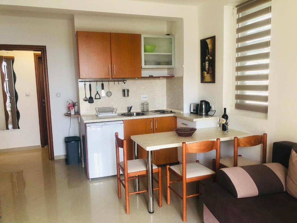 Bay View Apartments - 2
