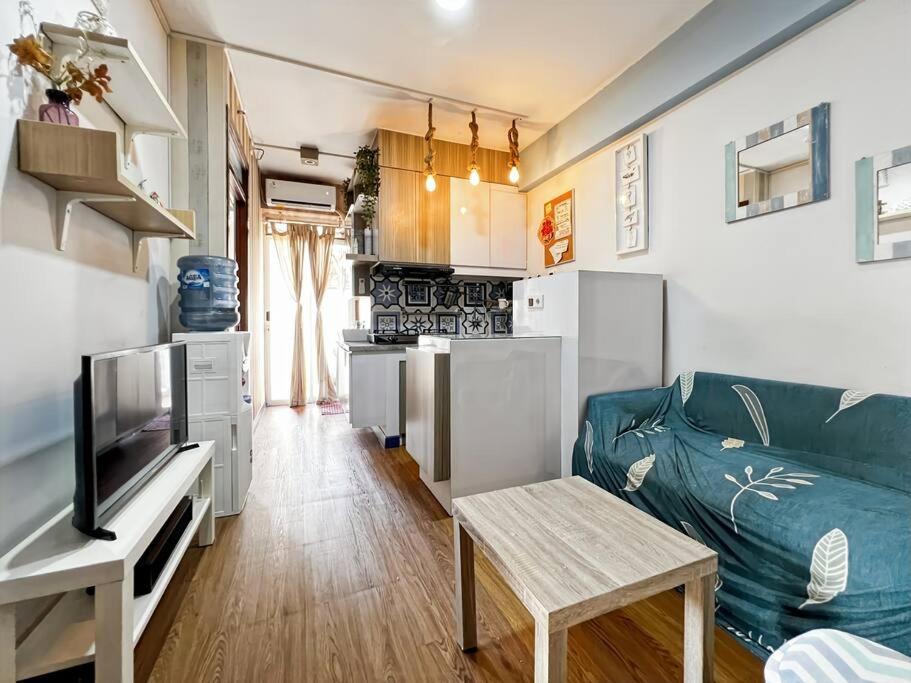 BEST View 2BR Apt Pluit with Pool WiFi & Netflix by 2ndHome, Jakarta