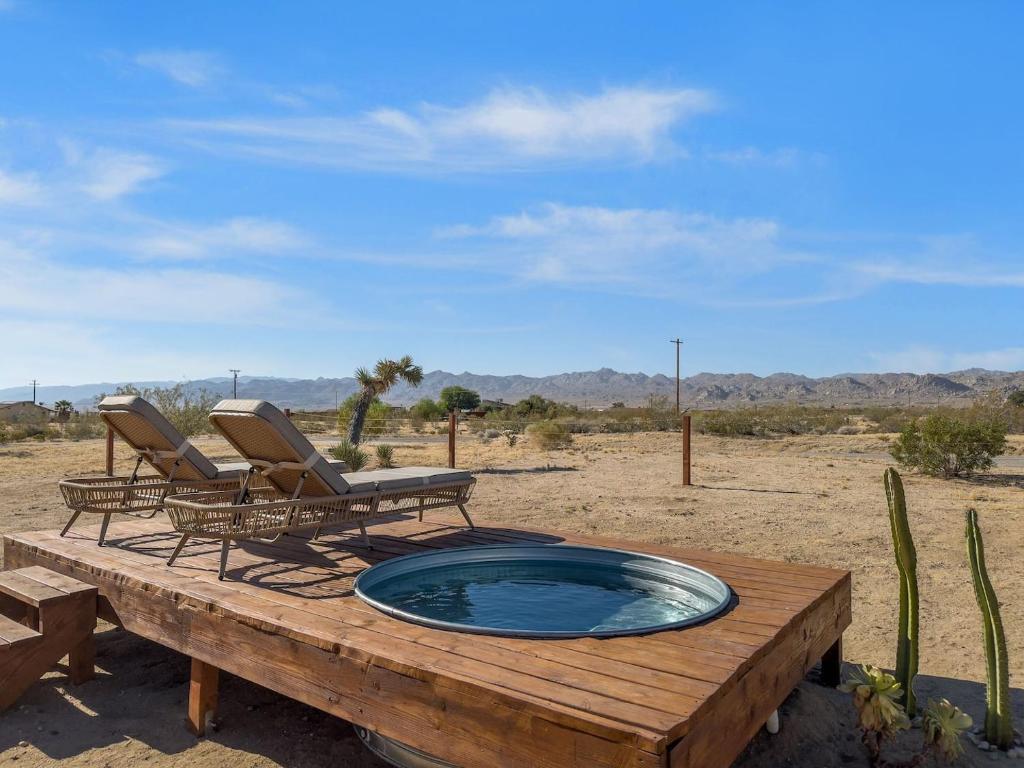 Total Serenity Cowboy Pool Fire Pit Views, Joshua Tree