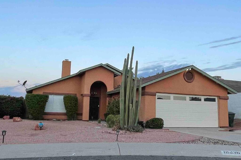 Cheerful Family Friendly Home-Heated Pool and Game RM, Phoenix
