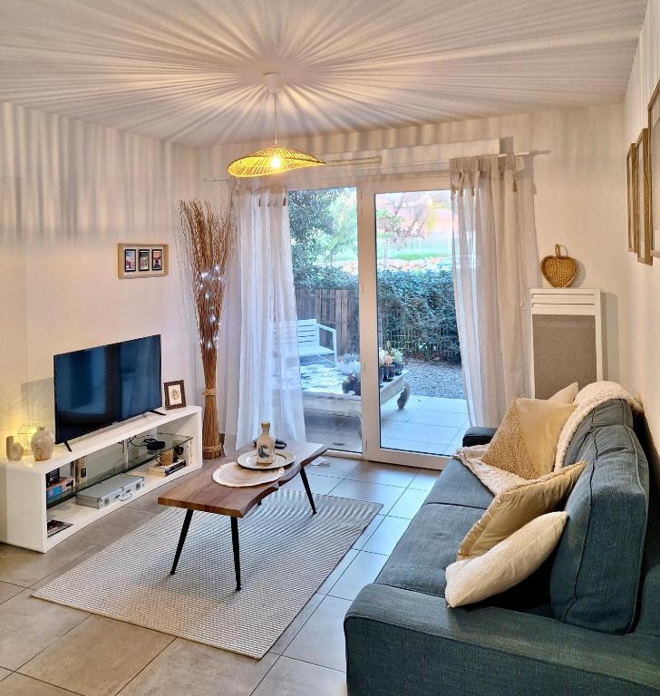 L'échiquier de Béziers - T2 déco soigné - Belle terrasse -Parking - Wifi - 4