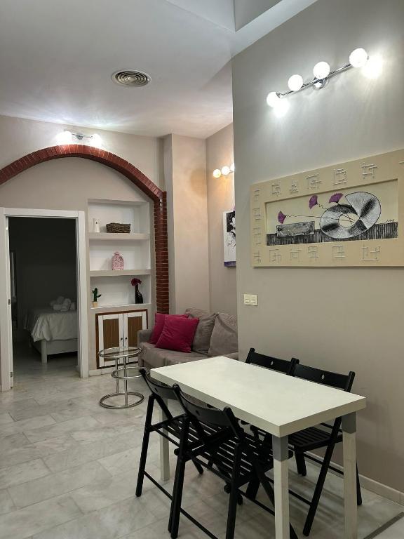 MAR2 - Las columnas de Adriano, Sevilla