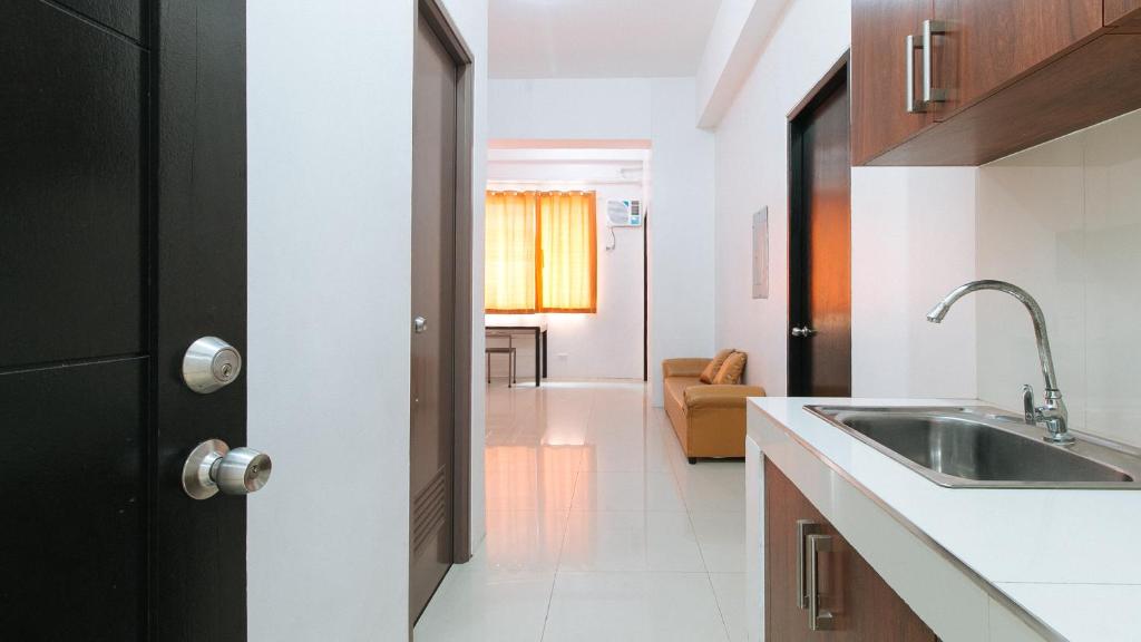 レッドドアーズ アット ジャルダン LRT タユマン マニラ (RedDoorz @ Jardin LRT Tayuman Manila) キッチン