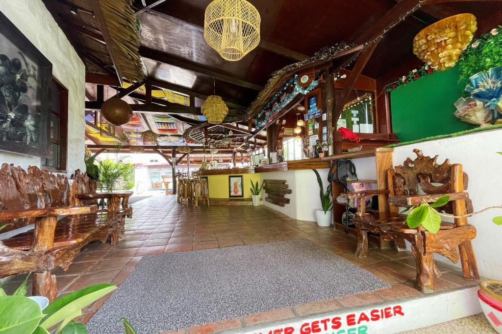 Bar/lounge, Oriental Sabang Hill Resort in Puerto Galera