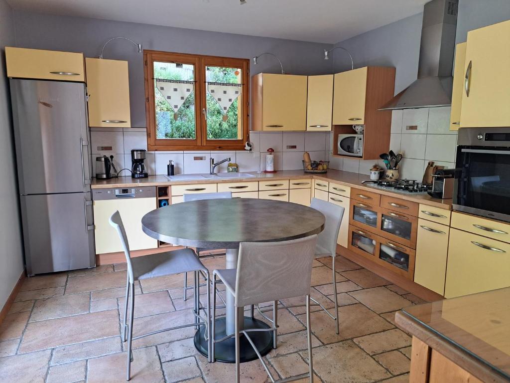 Chalet 4* pour 8 pers, animaux acceptés, parking et WiFi - FR-1-263-542 - 2
