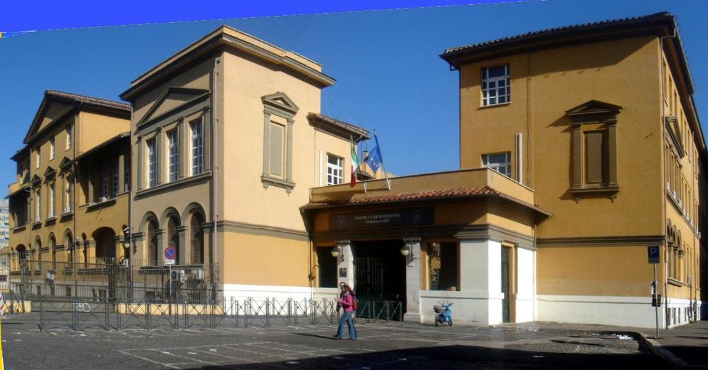 Simon Holiday House 3