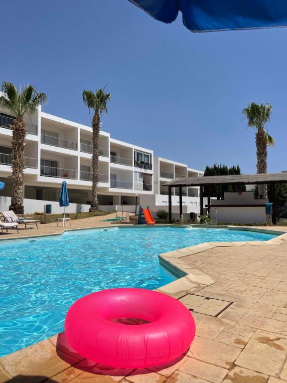 Polly Apartment, Pegeia