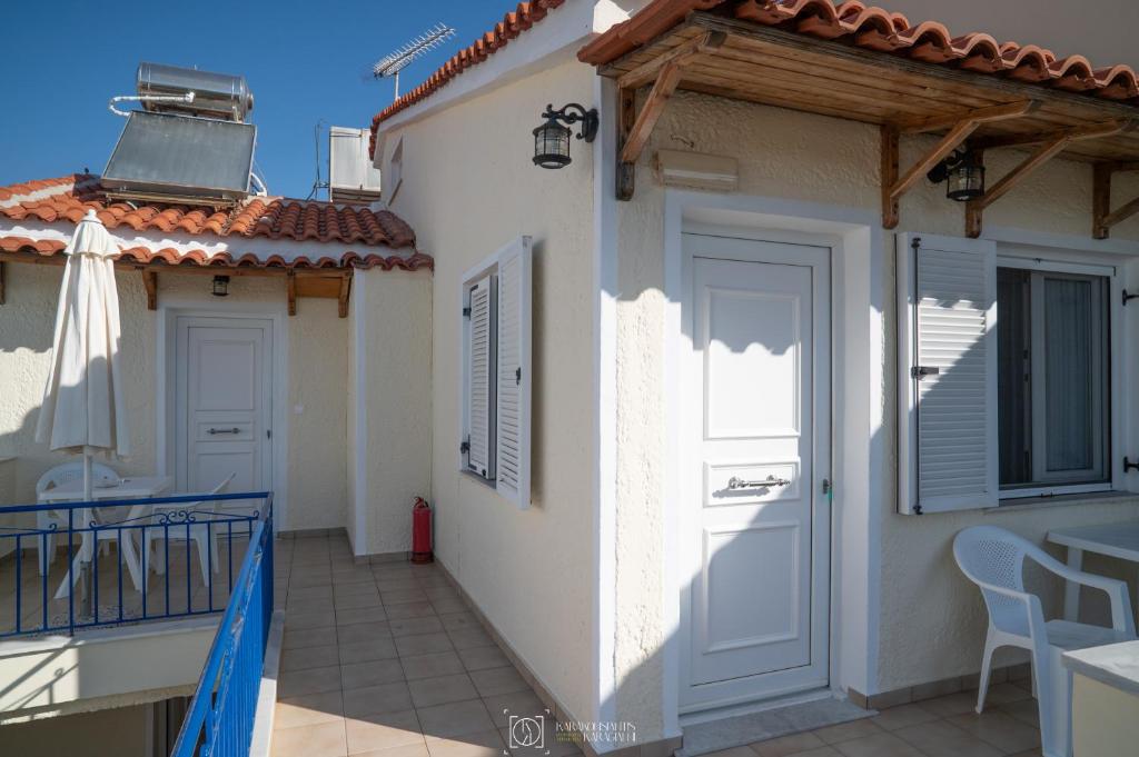 Exterior view, Elli Studios & Apartments in Samos Island