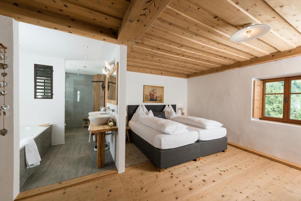 Hotel & Gourmetwirtshaus Kirchenwirt seit 1326 - 5