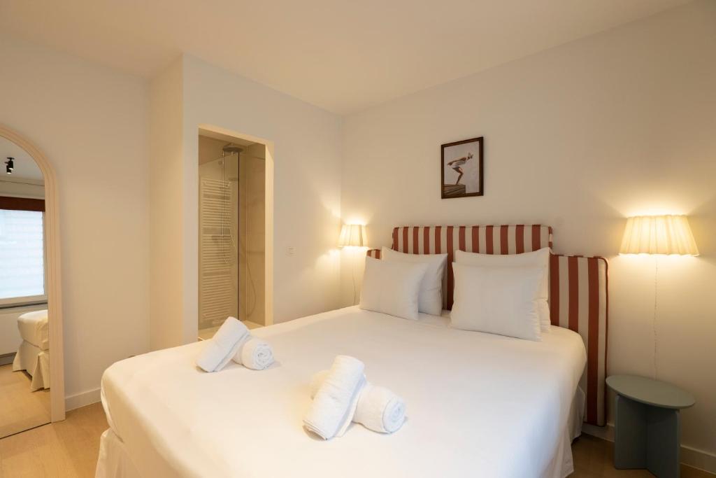 SHWAY - The First Mate's Watch, Antverpy